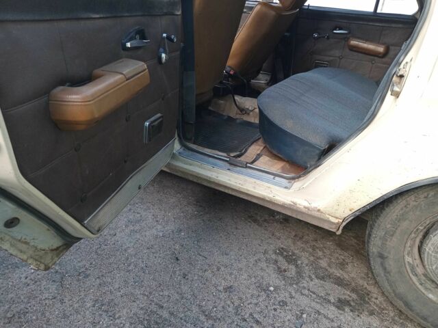 ГАЗ 24-10 Волга 1985 у Кропивницькому (Кіровограді) на Automoto.ua Бежевий ГАЗ 24-10 Волга, об'ємом двигуна 2.4 л та пробігом 70 тис. км за 550 $, фото 5 на Automoto.ua