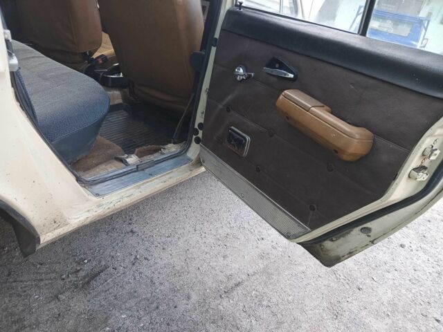 ГАЗ 24-10 Волга 1985 у Кропивницькому (Кіровограді) на Automoto.ua Бежевий ГАЗ 24-10 Волга, об'ємом двигуна 2.4 л та пробігом 70 тис. км за 550 $, фото 7 на Automoto.ua