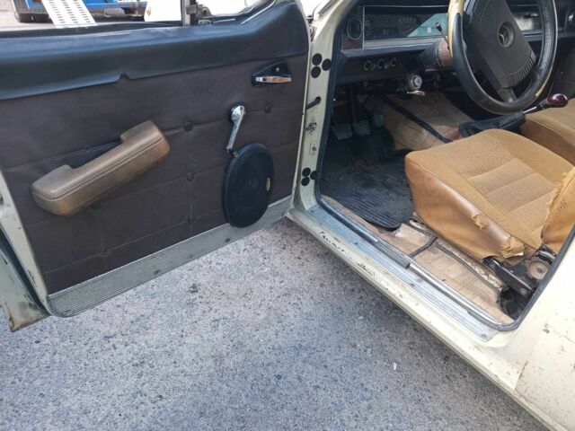 ГАЗ 24-10 Волга 1985 у Кропивницькому (Кіровограді) на Automoto.ua Бежевий ГАЗ 24-10 Волга, об'ємом двигуна 2.4 л та пробігом 70 тис. км за 550 $, фото 6 на Automoto.ua