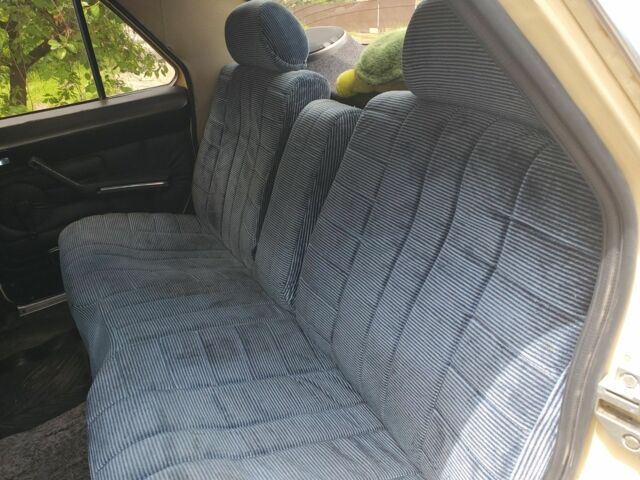 Бежевий ГАЗ 24-10 Волга, об'ємом двигуна 2.4 л та пробігом 67 тис. км за 1100 $, фото 9 на Automoto.ua