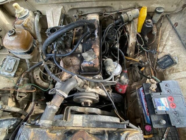 Бежевый ГАЗ 24-10 Волга, объемом двигателя 2.4 л и пробегом 200 тыс. км за 400 $, фото 6 на Automoto.ua