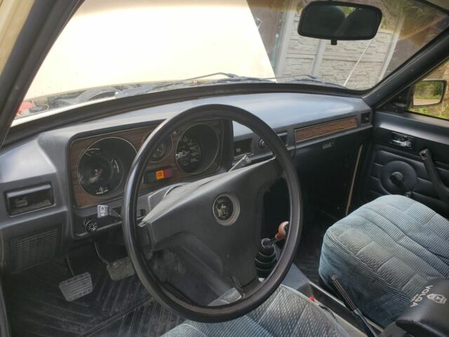 Бежевий ГАЗ 24-10 Волга, об'ємом двигуна 2.4 л та пробігом 67 тис. км за 1100 $, фото 4 на Automoto.ua