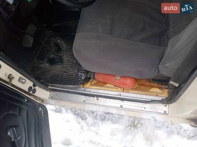 Бежевий ГАЗ 24-10 Волга, об'ємом двигуна 2.45 л та пробігом 46 тис. км за 1000 $, фото 5 на Automoto.ua