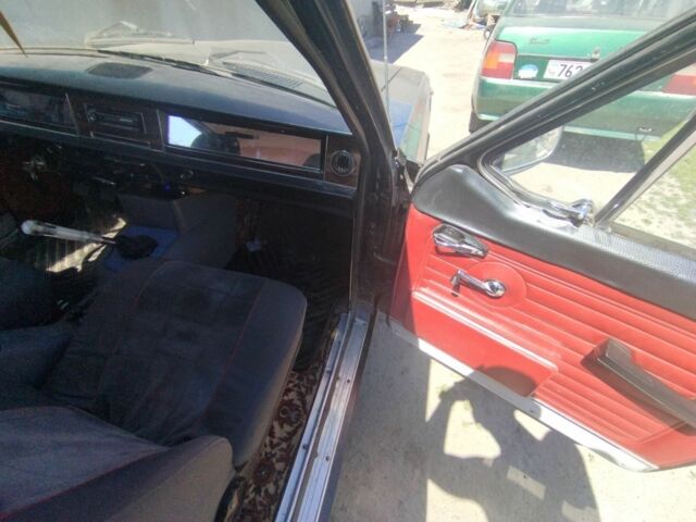 Черный ГАЗ 24-10 Волга, объемом двигателя 2.4 л и пробегом 100 тыс. км за 600 $, фото 7 на Automoto.ua