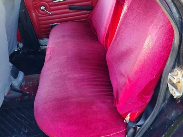 Черный ГАЗ 24-10 Волга, объемом двигателя 2.4 л и пробегом 100 тыс. км за 600 $, фото 4 на Automoto.ua