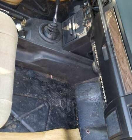 Черный ГАЗ 24-10 Волга, объемом двигателя 2.4 л и пробегом 100 тыс. км за 3000 $, фото 9 на Automoto.ua