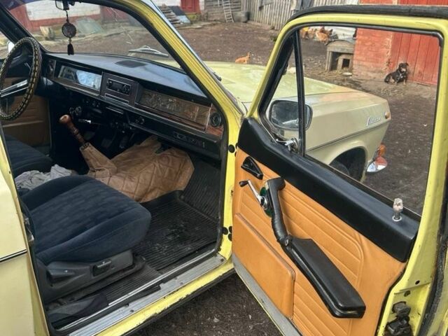Жовтий ГАЗ 24-10 Волга, об'ємом двигуна 2.4 л та пробігом 180 тис. км за 641 $, фото 7 на Automoto.ua