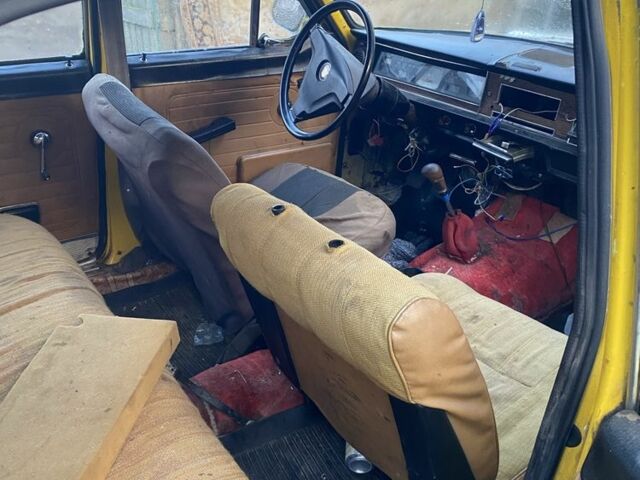 Жовтий ГАЗ 24-10 Волга, об'ємом двигуна 2.4 л та пробігом 1000 тис. км за 355 $, фото 4 на Automoto.ua