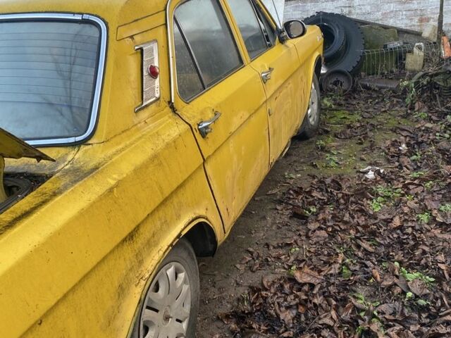 Жовтий ГАЗ 24-10 Волга, об'ємом двигуна 2.4 л та пробігом 1000 тис. км за 355 $, фото 2 на Automoto.ua