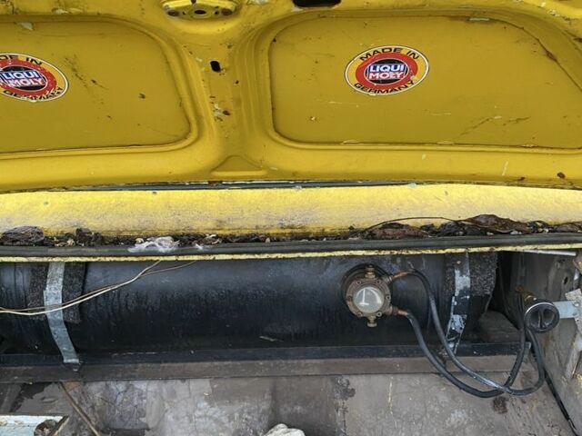 Жовтий ГАЗ 24-10 Волга, об'ємом двигуна 2.4 л та пробігом 1000 тис. км за 355 $, фото 7 на Automoto.ua