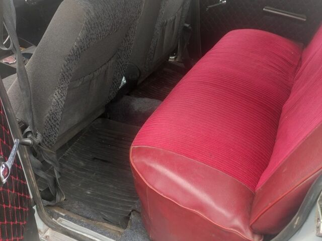 Сірий ГАЗ 24-10 Волга, об'ємом двигуна 2.4 л та пробігом 70 тис. км за 692 $, фото 7 на Automoto.ua