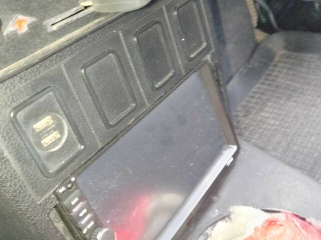 Серый ГАЗ 24-10 Волга, объемом двигателя 2.4 л и пробегом 150 тыс. км за 1200 $, фото 6 на Automoto.ua