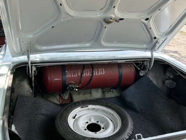 Белый ГАЗ 24, объемом двигателя 2.4 л и пробегом 96 тыс. км за 998 $, фото 9 на Automoto.ua