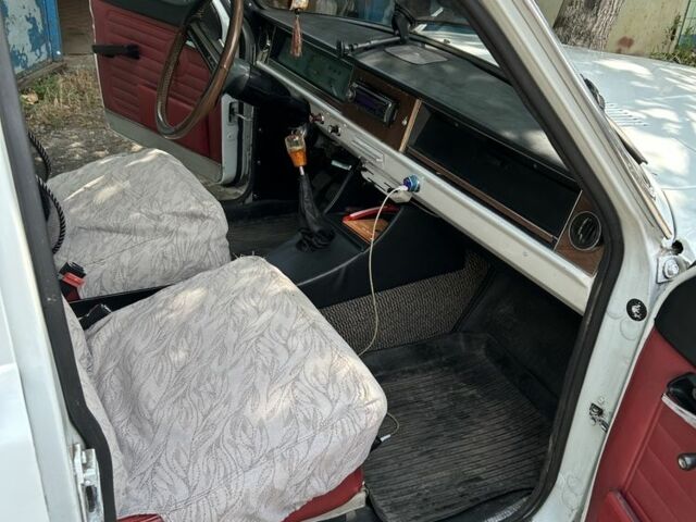 Белый ГАЗ 24, объемом двигателя 2.4 л и пробегом 96 тыс. км за 998 $, фото 4 на Automoto.ua