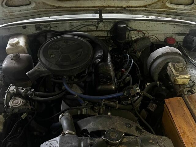 Белый ГАЗ 24, объемом двигателя 2.4 л и пробегом 100 тыс. км за 900 $, фото 7 на Automoto.ua