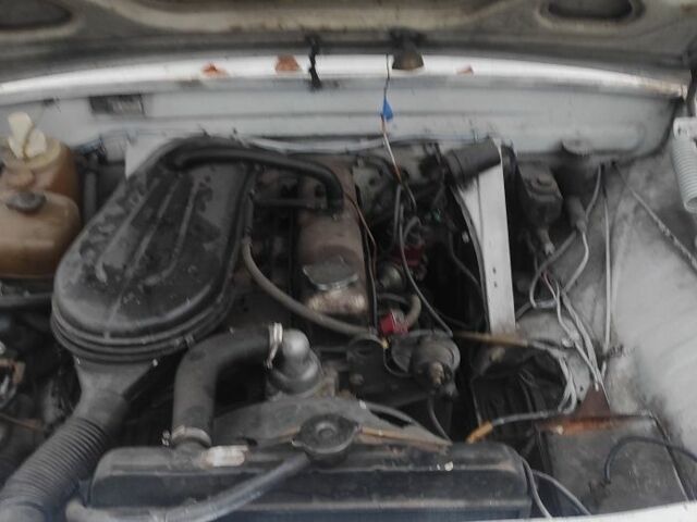 Белый ГАЗ 24, объемом двигателя 2.4 л и пробегом 60 тыс. км за 404 $, фото 4 на Automoto.ua