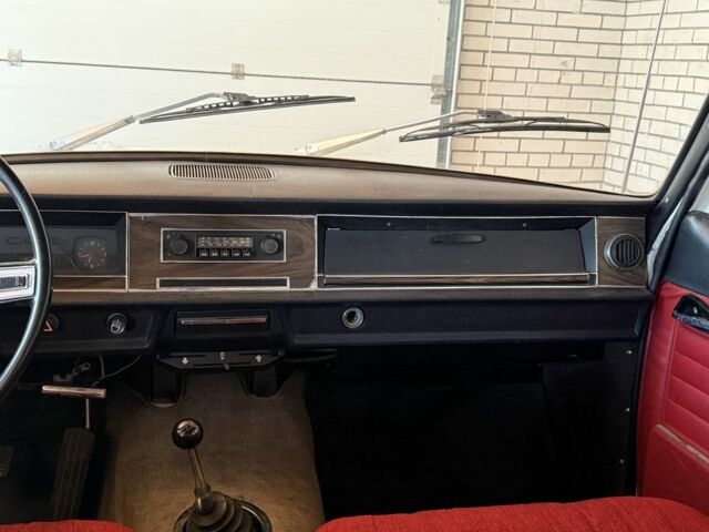 Білий ГАЗ 24, об'ємом двигуна 2.4 л та пробігом 72 тис. км за 1300 $, фото 9 на Automoto.ua