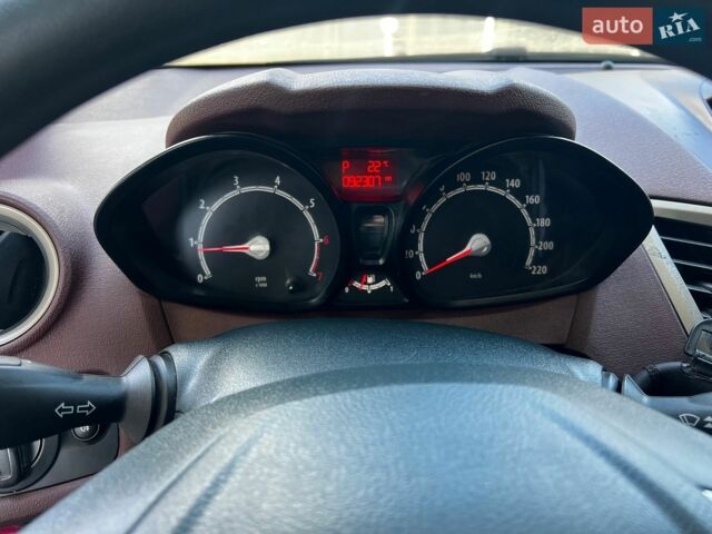 Белый ГАЗ 24, объемом двигателя 2.4 л и пробегом 200 тыс. км за 652 $, фото 7 на Automoto.ua