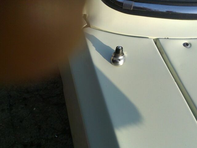 Білий ГАЗ 24, об'ємом двигуна 2.4 л та пробігом 78 тис. км за 3000 $, фото 6 на Automoto.ua