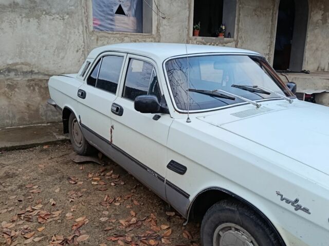 Белый ГАЗ 24, объемом двигателя 2.4 л и пробегом 200 тыс. км за 714 $, фото 2 на Automoto.ua
