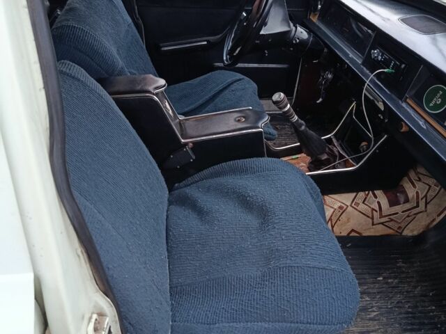 Белый ГАЗ 24, объемом двигателя 2.4 л и пробегом 200 тыс. км за 714 $, фото 4 на Automoto.ua