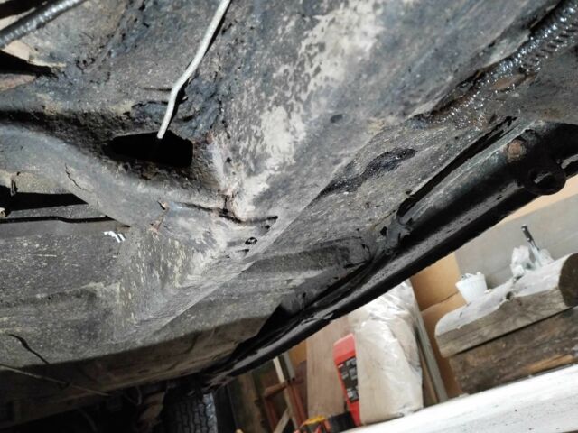 Белый ГАЗ 24, объемом двигателя 2.4 л и пробегом 190 тыс. км за 608 $, фото 11 на Automoto.ua