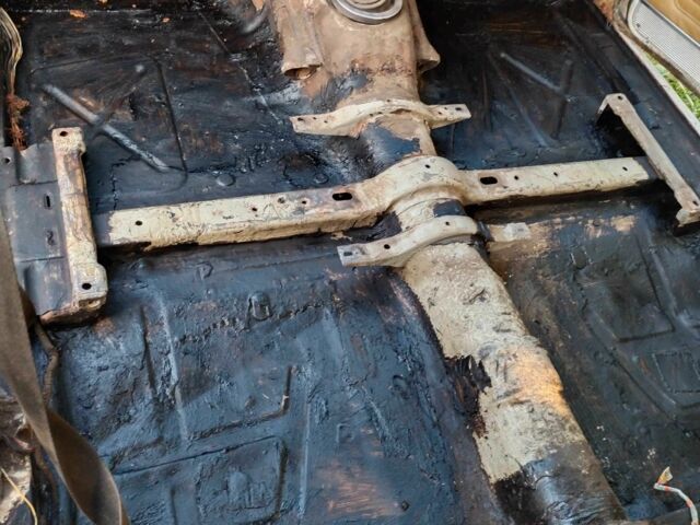 Белый ГАЗ 24, объемом двигателя 2.4 л и пробегом 190 тыс. км за 608 $, фото 18 на Automoto.ua