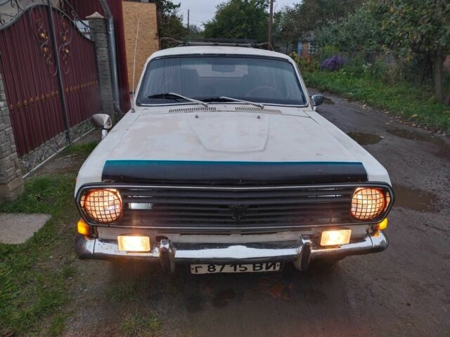 Белый ГАЗ 24, объемом двигателя 2.4 л и пробегом 190 тыс. км за 608 $, фото 4 на Automoto.ua