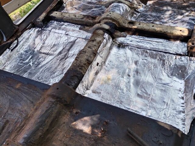 Белый ГАЗ 24, объемом двигателя 2.4 л и пробегом 190 тыс. км за 608 $, фото 17 на Automoto.ua