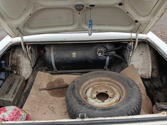 Бежевий ГАЗ 24, об'ємом двигуна 2.4 л та пробігом 1000 тис. км за 1000 $, фото 7 на Automoto.ua