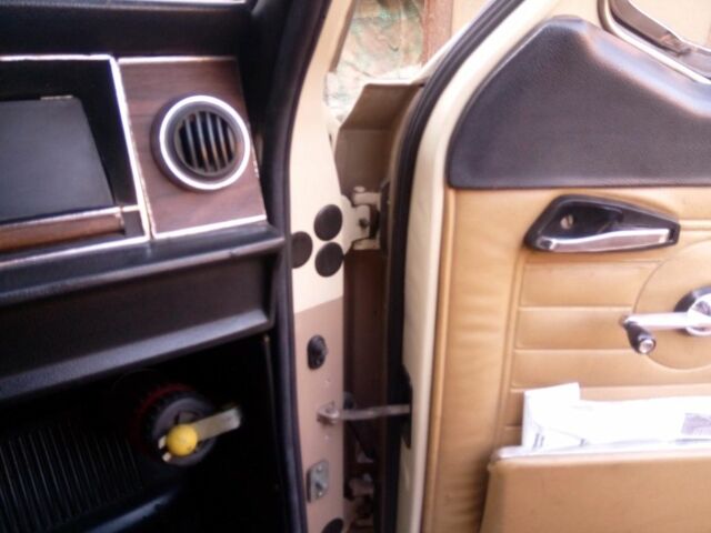 Бежевий ГАЗ 24, об'ємом двигуна 2.4 л та пробігом 110 тис. км за 5000 $, фото 17 на Automoto.ua