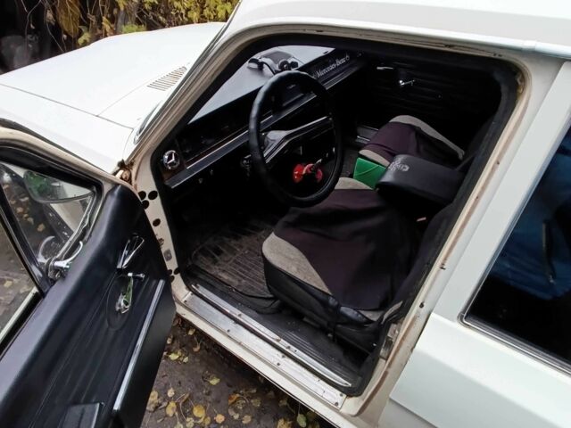 Бежевий ГАЗ 24, об'ємом двигуна 2.4 л та пробігом 1000 тис. км за 1000 $, фото 9 на Automoto.ua