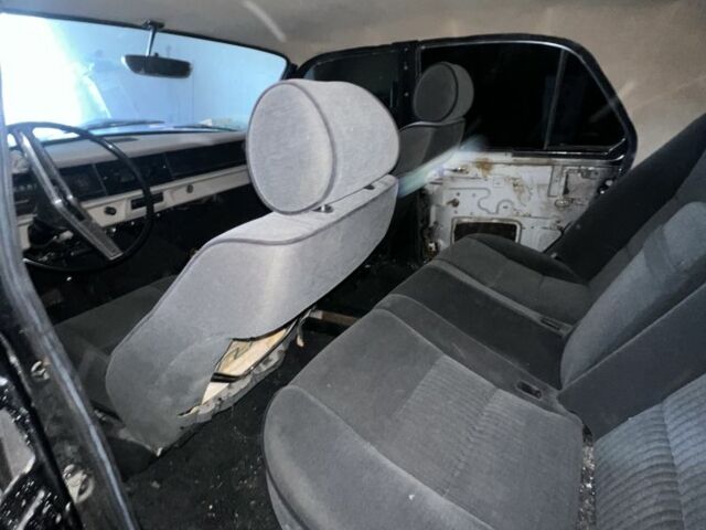 Черный ГАЗ 24, объемом двигателя 2.4 л и пробегом 222 тыс. км за 899 $, фото 2 на Automoto.ua