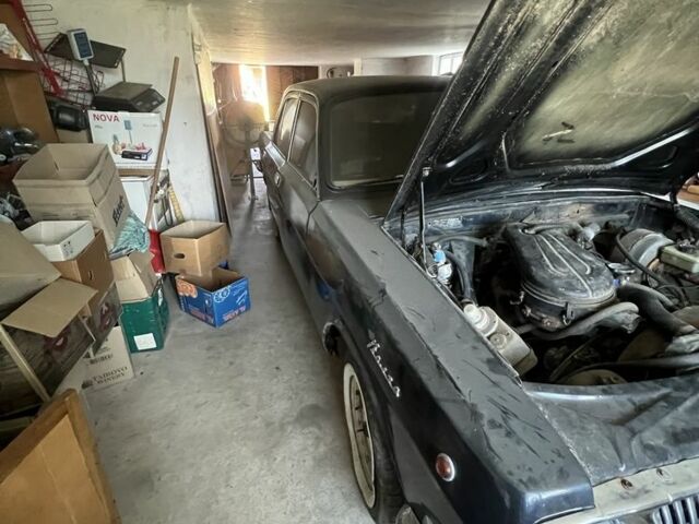 Черный ГАЗ 24, объемом двигателя 2.4 л и пробегом 222 тыс. км за 899 $, фото 5 на Automoto.ua