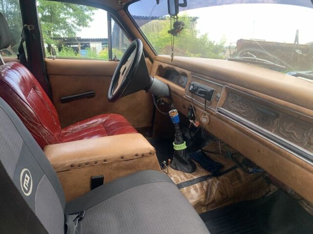 Черный ГАЗ 24, объемом двигателя 2.4 л и пробегом 80 тыс. км за 2300 $, фото 4 на Automoto.ua