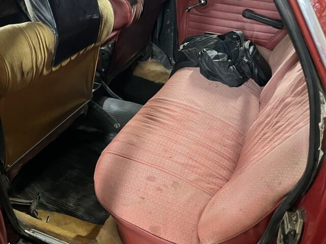 Червоний ГАЗ 24, об'ємом двигуна 2.4 л та пробігом 130 тис. км за 270 $, фото 6 на Automoto.ua