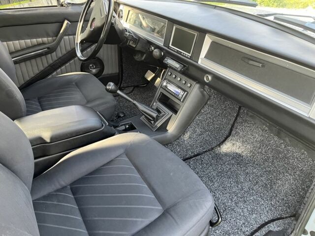 Сірий ГАЗ 24, об'ємом двигуна 2.4 л та пробігом 150 тис. км за 3497 $, фото 4 на Automoto.ua