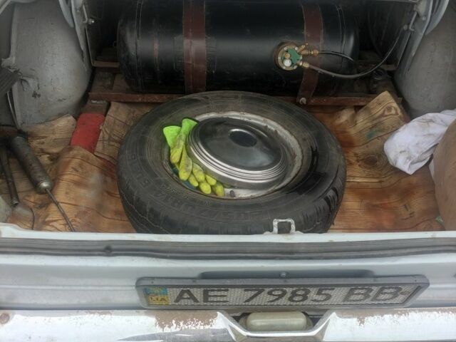 Серый ГАЗ 24, объемом двигателя 2 л и пробегом 70 тыс. км за 692 $, фото 6 на Automoto.ua