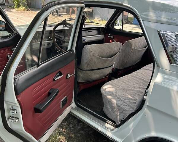 ГАЗ 24 Волга 1977 в Днепре (Днепропетровске) на Automoto.ua Белый ГАЗ 24 Волга, объемом двигателя 2.5 л и пробегом 95 тыс. км за 1000 $, фото 10 на Automoto.ua