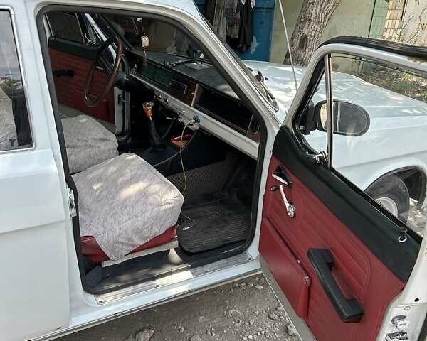 ГАЗ 24 Волга 1977 в Днепре (Днепропетровске) на Automoto.ua Белый ГАЗ 24 Волга, объемом двигателя 2.5 л и пробегом 95 тыс. км за 1000 $, фото 6 на Automoto.ua