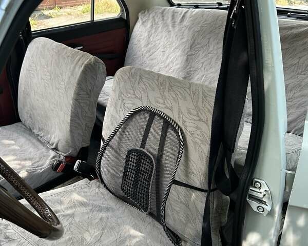 ГАЗ 24 Волга 1977 в Днепре (Днепропетровске) на Automoto.ua Белый ГАЗ 24 Волга, объемом двигателя 2.5 л и пробегом 95 тыс. км за 1000 $, фото 9 на Automoto.ua