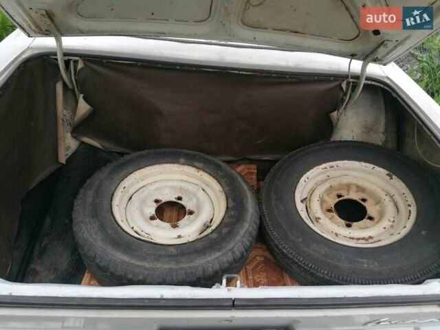 Белый ГАЗ 24 Волга, объемом двигателя 2.4 л и пробегом 72 тыс. км за 950 $, фото 7 на Automoto.ua