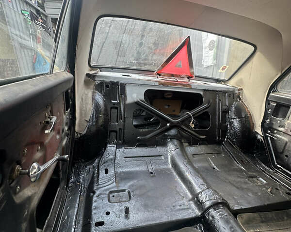 Черный ГАЗ 24 Волга, объемом двигателя 2.4 л и пробегом 1 тыс. км за 2000 $, фото 15 на Automoto.ua