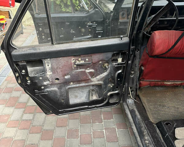 Черный ГАЗ 24 Волга, объемом двигателя 2.4 л и пробегом 1 тыс. км за 2000 $, фото 32 на Automoto.ua