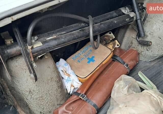 Сірий ГАЗ 24 Волга, об'ємом двигуна 2.5 л та пробігом 31 тис. км за 9800 $, фото 98 на Automoto.ua