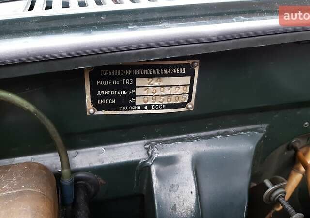Зелений ГАЗ 24 Волга, об'ємом двигуна 2.4 л та пробігом 110 тис. км за 10000 $, фото 7 на Automoto.ua