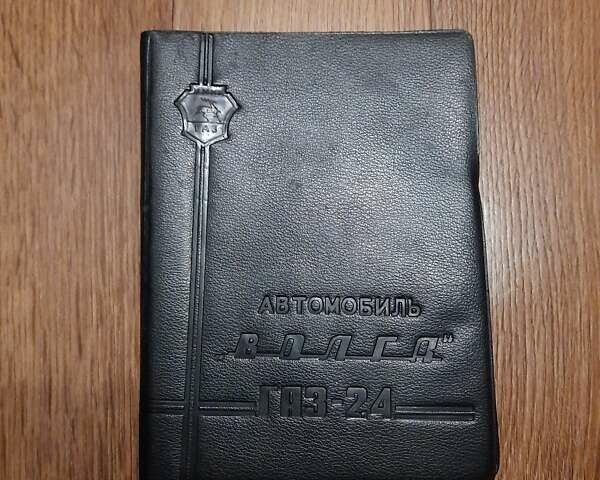 Зелений ГАЗ 24 Волга, об'ємом двигуна 2.4 л та пробігом 110 тис. км за 10000 $, фото 12 на Automoto.ua