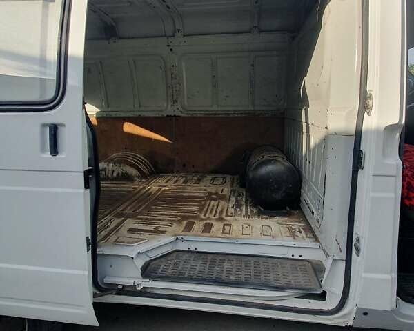 Белый ГАЗ 2705 Газель, объемом двигателя 2.5 л и пробегом 350 тыс. км за 3200 $, фото 13 на Automoto.ua