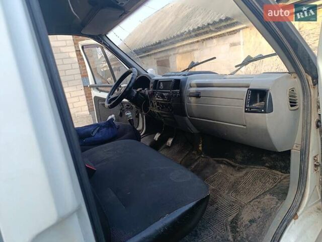 Білий ГАЗ 2705 Газель, об'ємом двигуна 2.46 л та пробігом 200 тис. км за 2000 $, фото 1 на Automoto.ua