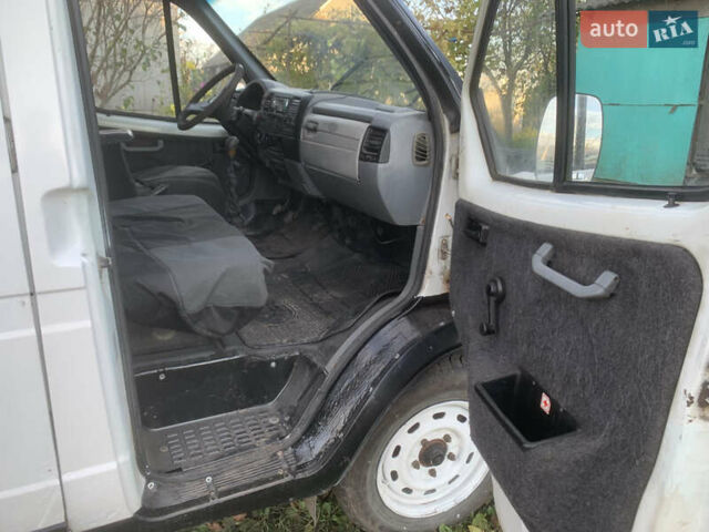 Белый ГАЗ 2752 Соболь, объемом двигателя 2.3 л и пробегом 130 тыс. км за 2500 $, фото 8 на Automoto.ua